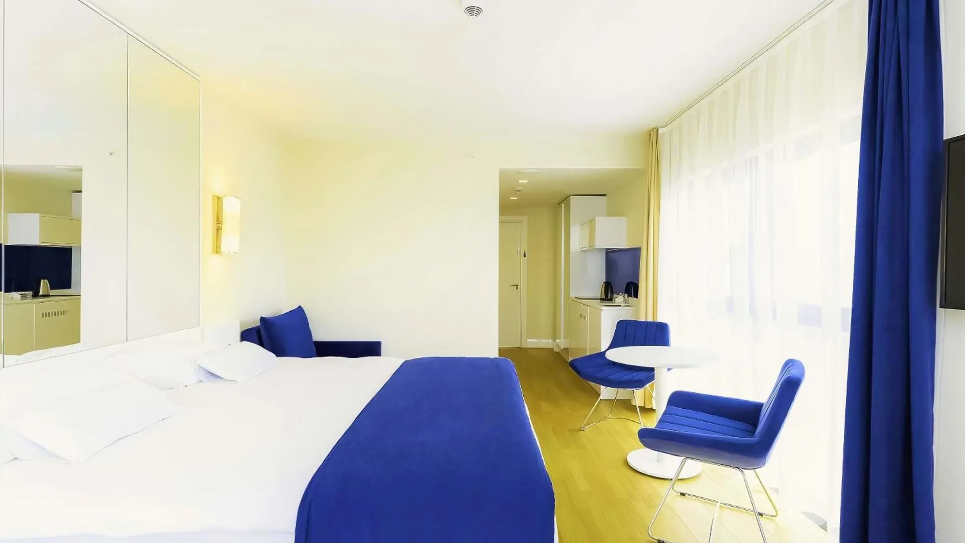 Chic Coastal Escape Aparthotel Overlooking Batumi'S Shores 0*, Batumi